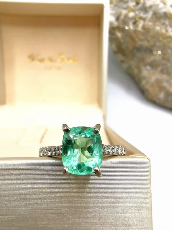 1,83ct 46/76 Colombian Emerald 18k Solid Gold Ring with Diamonds Colombian