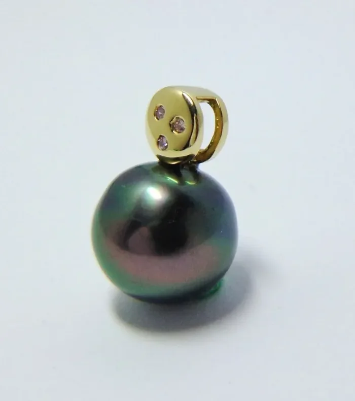 11mm – Tahitian Black Pearl 18k Yellow Gold Pendant
