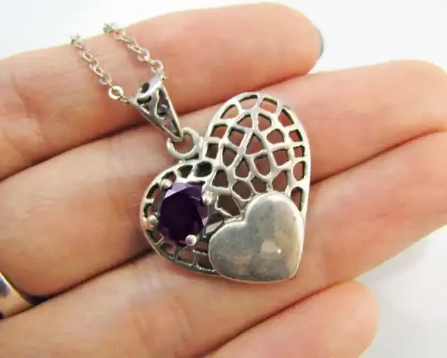 20 Cts Garnet set in Silver Heart Pendant MJA 1038a