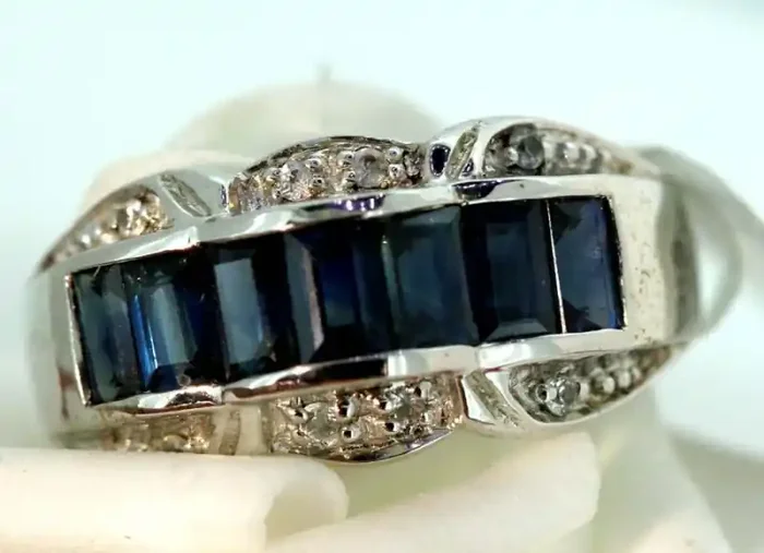 21.30-CTS SAPPHIRE RING BLUE AND WHITE SG-2776