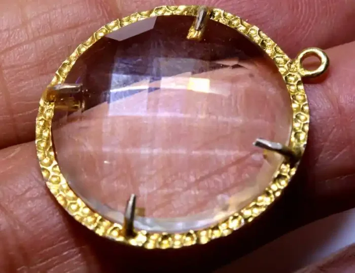 22.60 CTS – QUARTZ FACETED PENDANT RNG-546