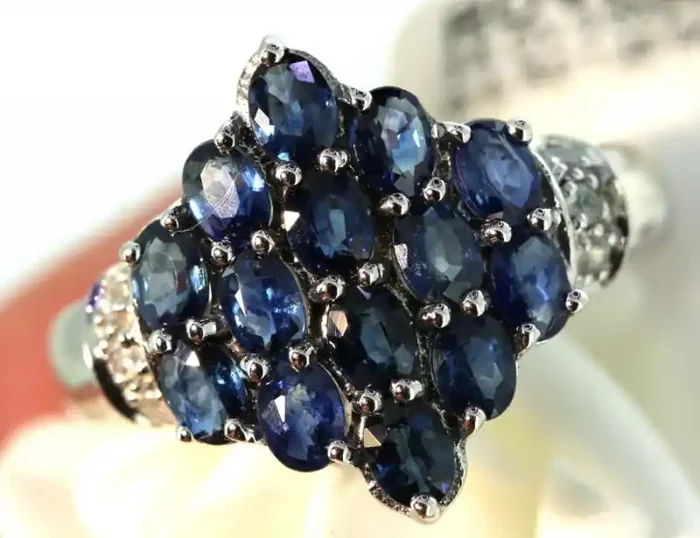 22.70-CTS SAPPHIRE RING BLUE AND WHITE SG-2782