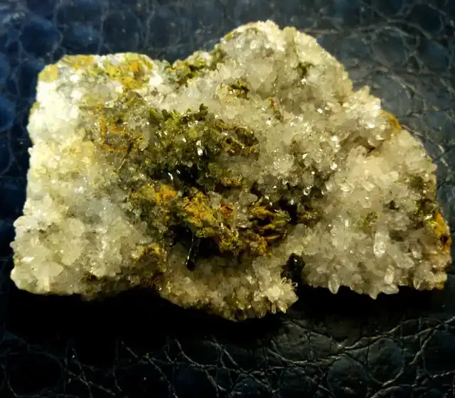 310 CTS EPIDOTE SPECIEMEN MS 257