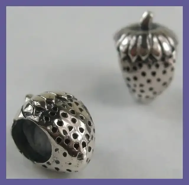 “PENDANT BEAD OR BEAD CHARM – S/S CUTE LITTLE STRAWBERRY!!”
