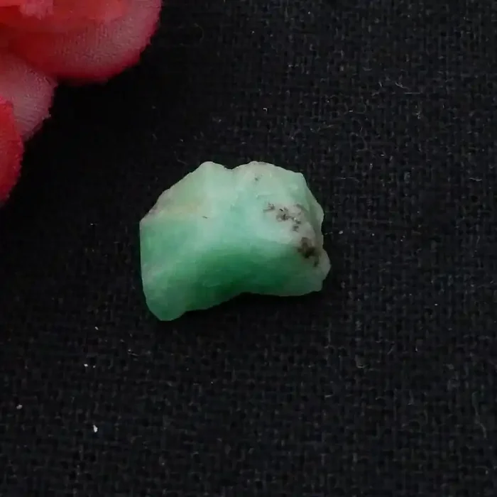 8cts Tiny Emerald, May Birthstone, Emerald Gemstone loose gemstone F332
