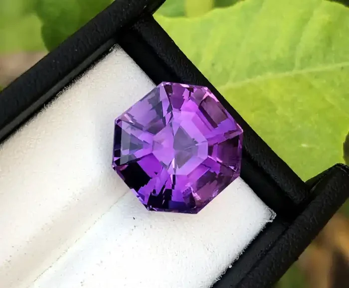 Amethyst, 18.50 Cts Natural Top Color & Cut Amethyst Gemstones