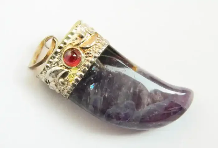 Lovely Natural Amethyst Stone Pendant JW70