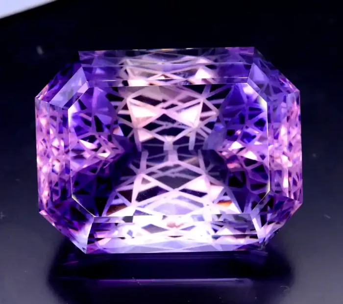 Natural Amethyst Gemstone – 381 cts