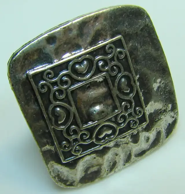 TRIBAL DESIGN SILVER RING WITH ADJUSTABLE BAND
