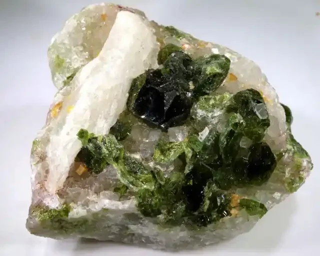 UVITE TOURMALINE RARE SPECIMEN 457 CTS TBM-710