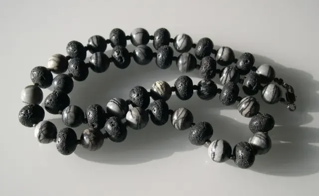 VERY NICE PICASSO AGATE AND LAVA NECKLACE 60cm